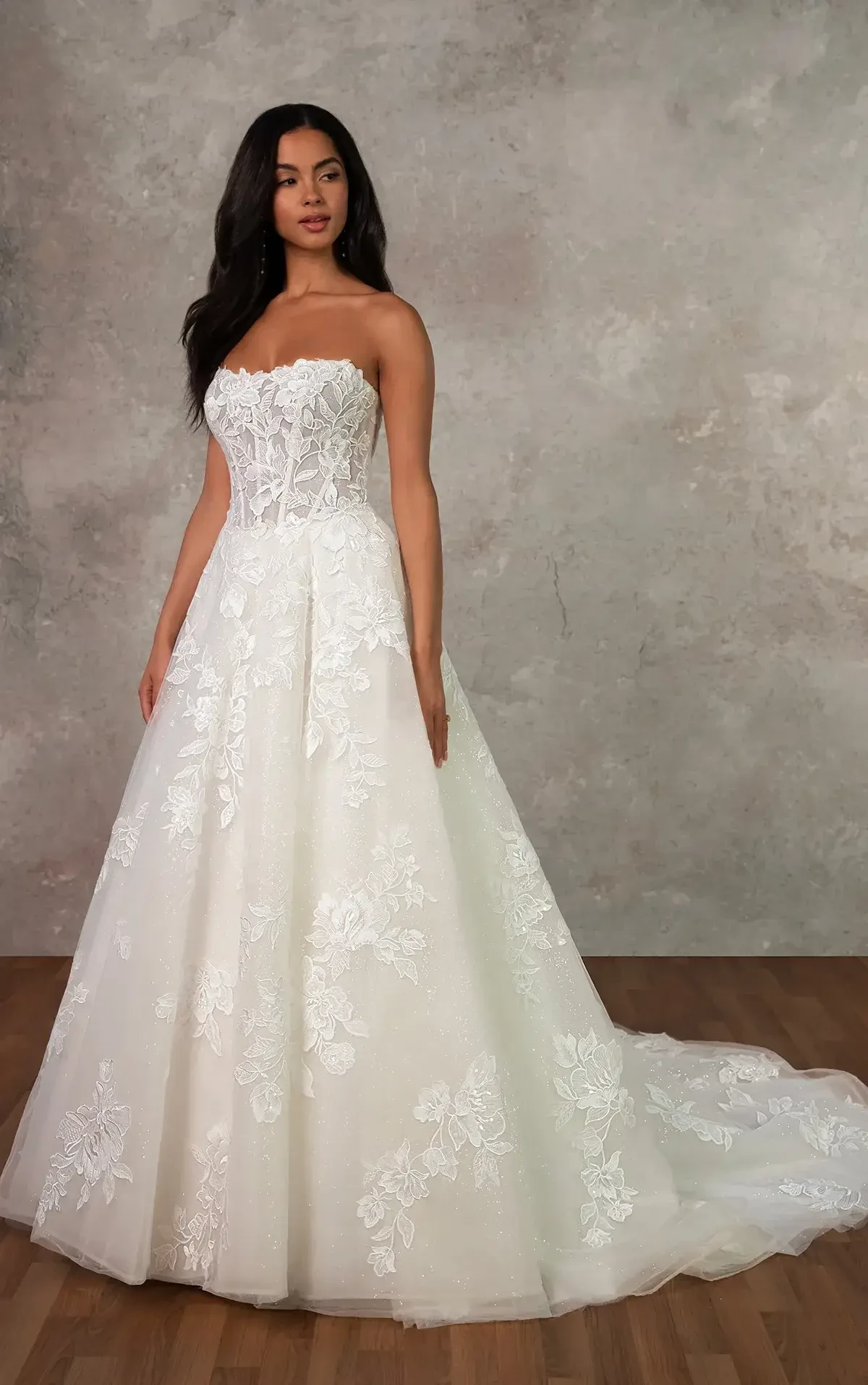 Romantic Lace Wedding Dresses Image