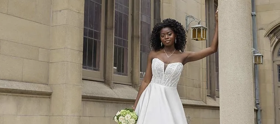 Stella York Bridal: A Spotlight on Timeless Elegance and Modern Glamour. Mobile Image