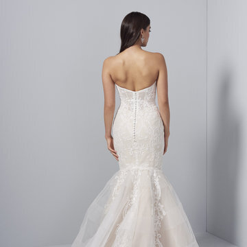 lucia-allison-webb-bridal-spring-2020-style-92006-gianna_1 (1).jpg