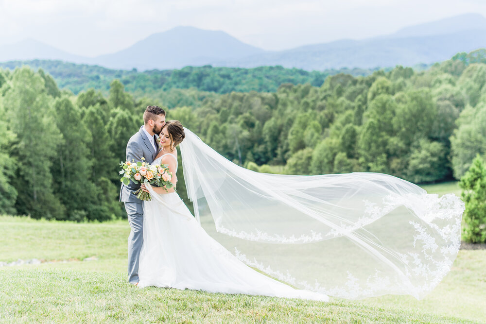 keith-lauren-glass-hill-venue-lynchburg-virginia-wedding-photographer-69.jpg