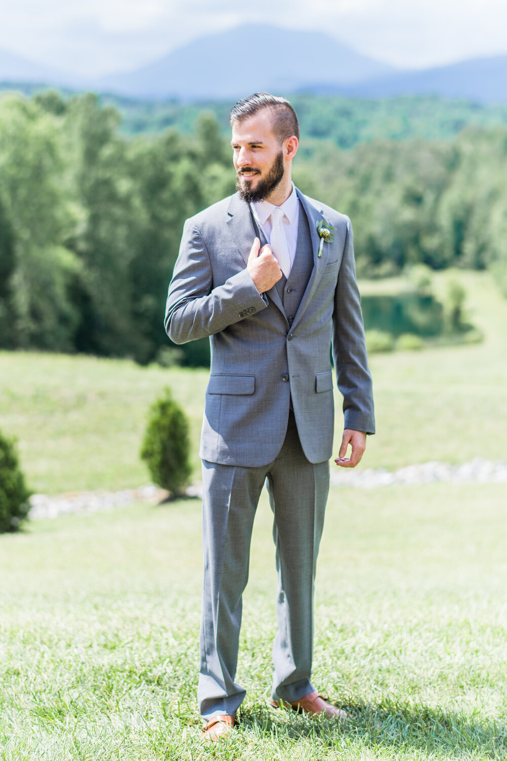 keith-lauren-glass-hill-venue-lynchburg-virginia-wedding-photographer-30.jpg