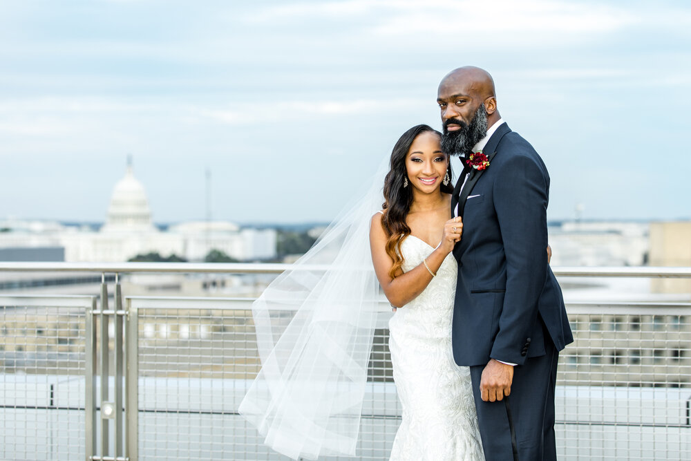 Tierra + Osi   couple veil.jpg