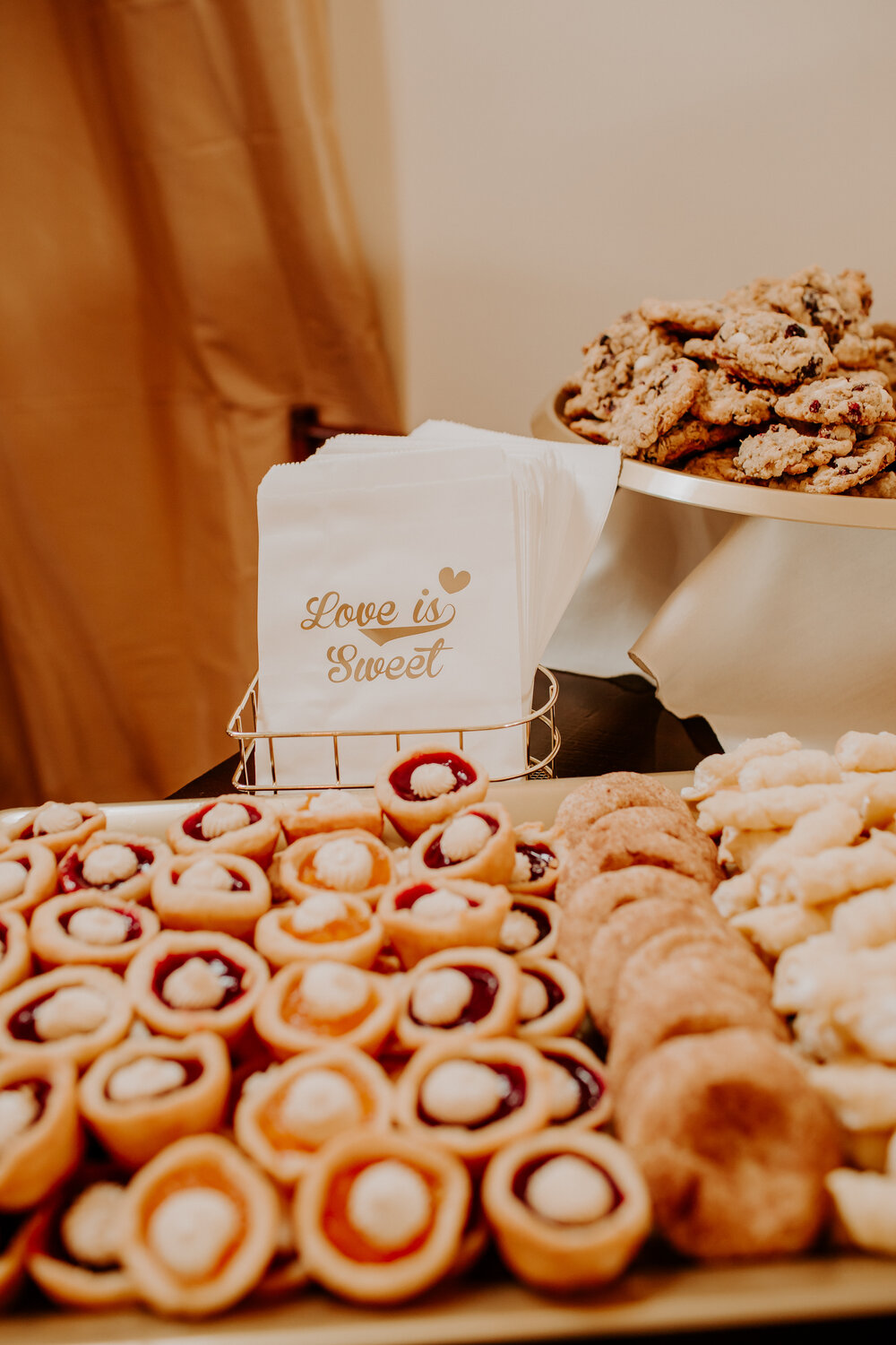 sharonelizabethphotography-lostcreekwinery-leesburgvirginiawedding-harvesthouselostcreek8866.jpg