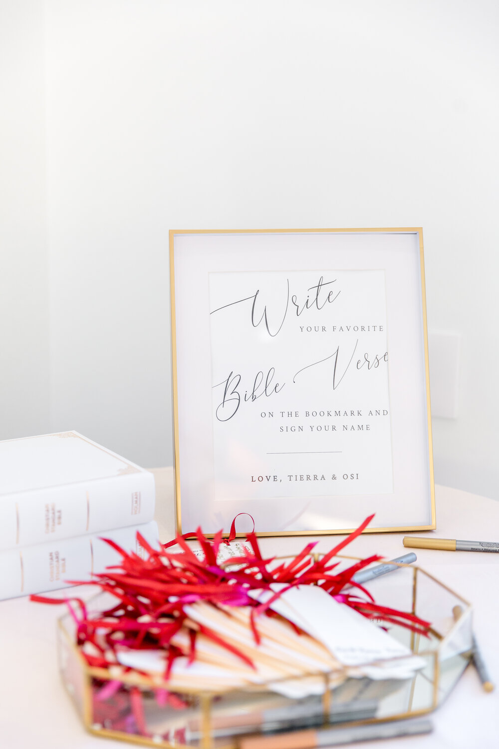 Tierra + Osi  guest book.jpg