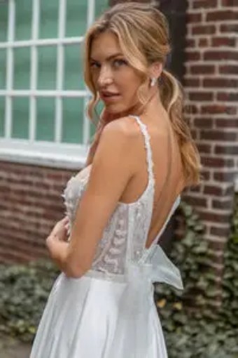 Rebecca Schoneveld #Seraphine #3 Natural White thumbnail